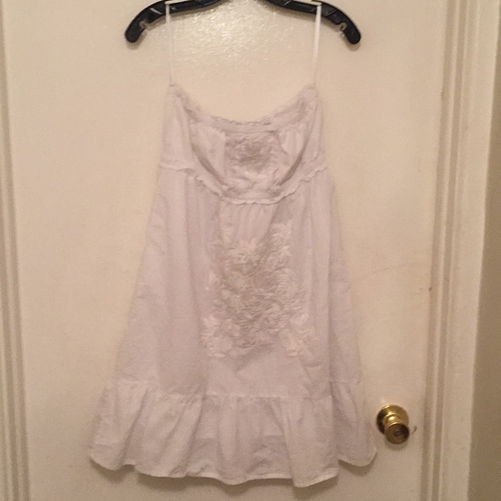 Beautiful white strapless dress.